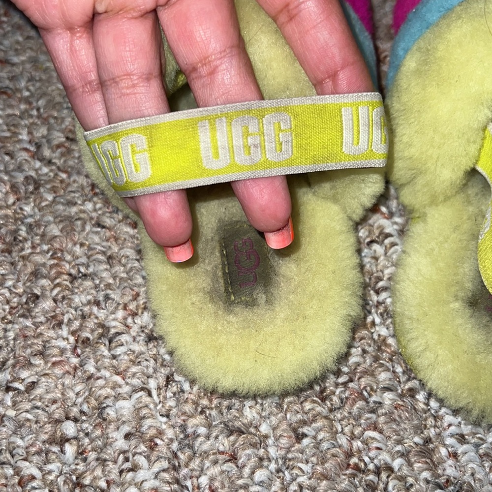 UGG Slippers - Picture 5 of 8